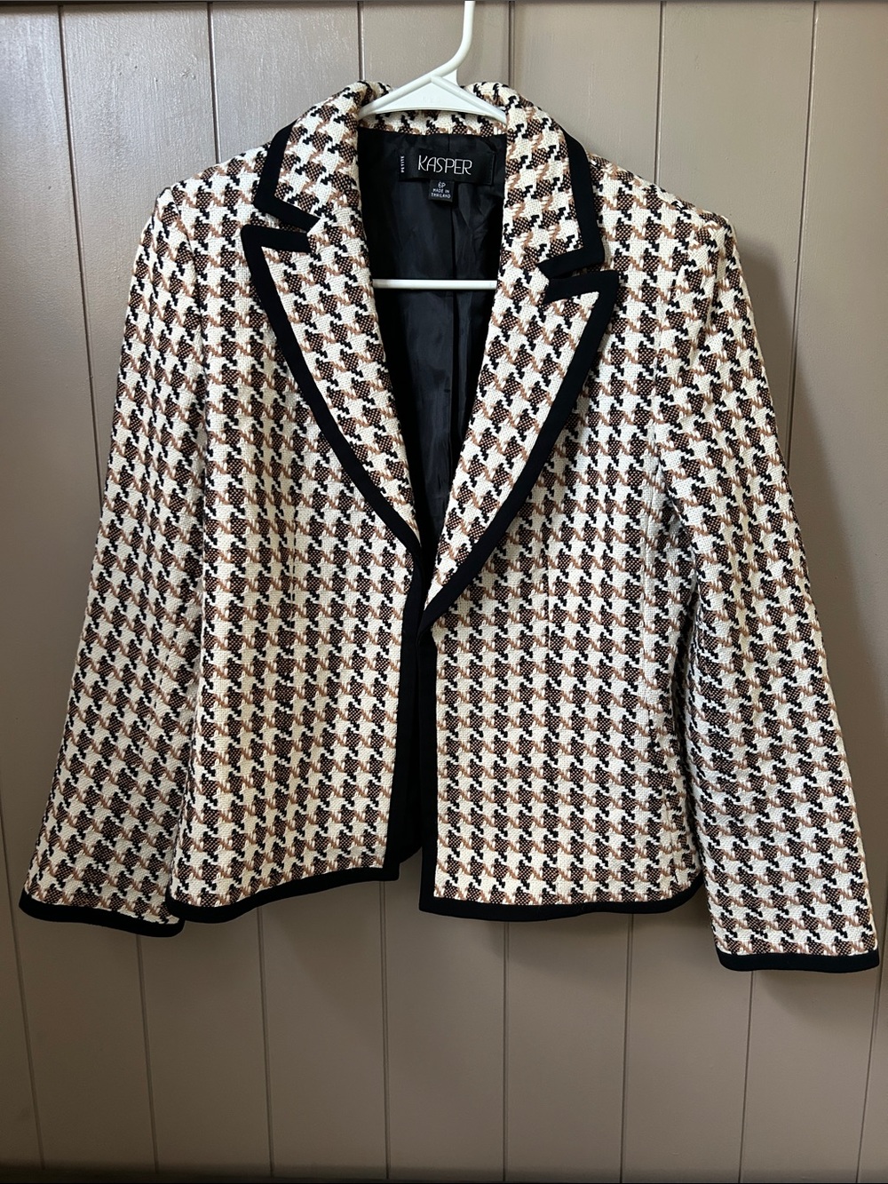 Kasper Cream, Brown & Black Houndstooth Tweed Blazer